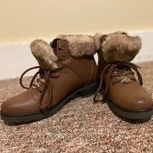 Naturalizer Women’s Size 8 Faux Fur Boots